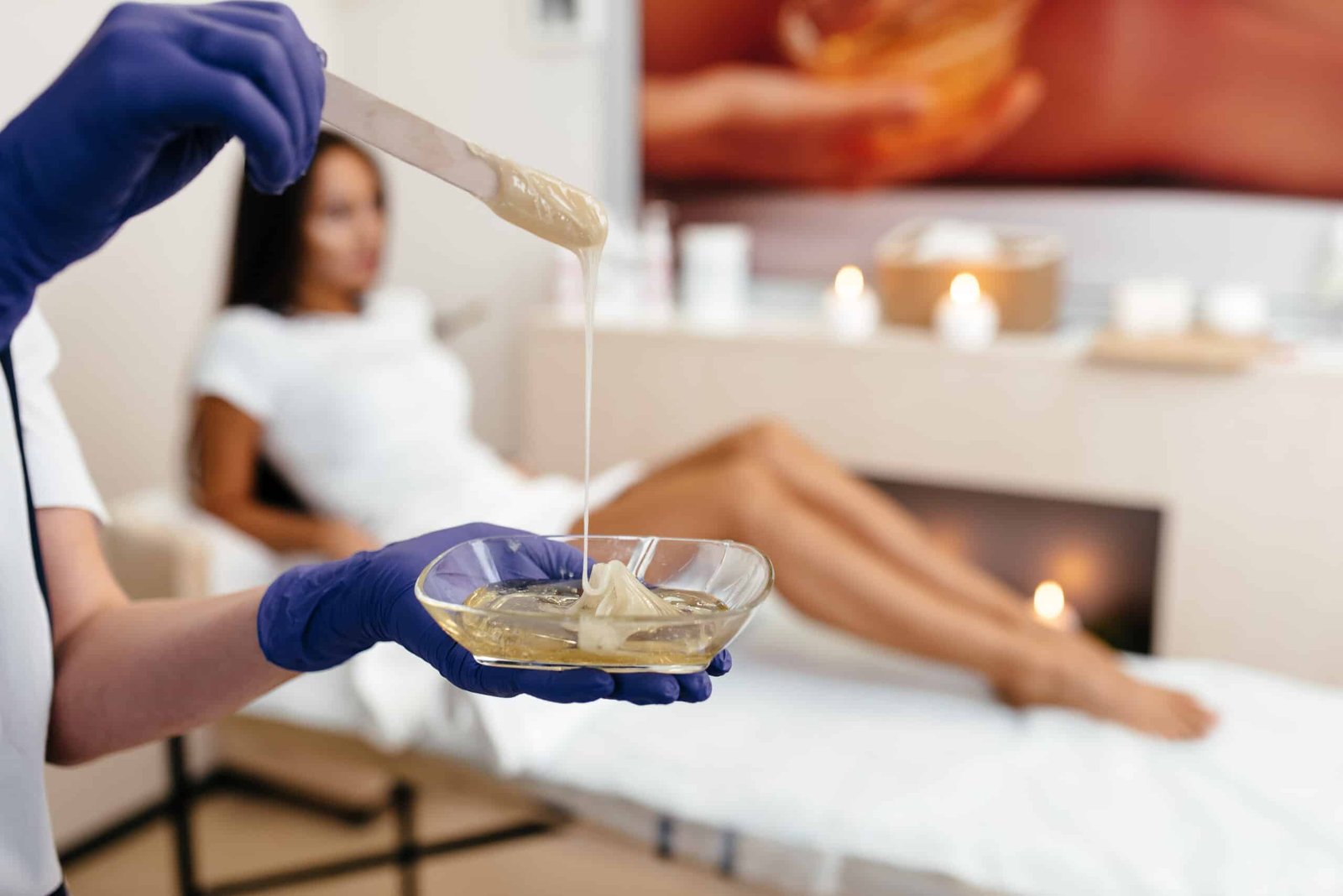 Tangled hair during sugaring due to excessive hair length, leading to discomfort.