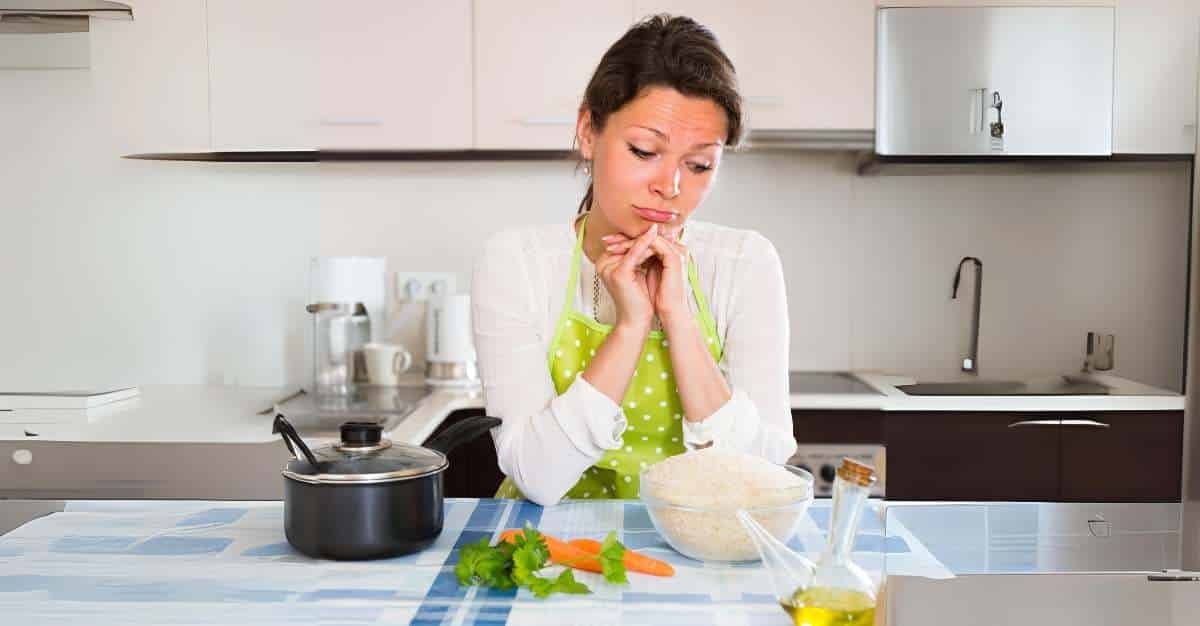 Showing how a girl stays away from acidic foods and drinks to prepare sugaring.