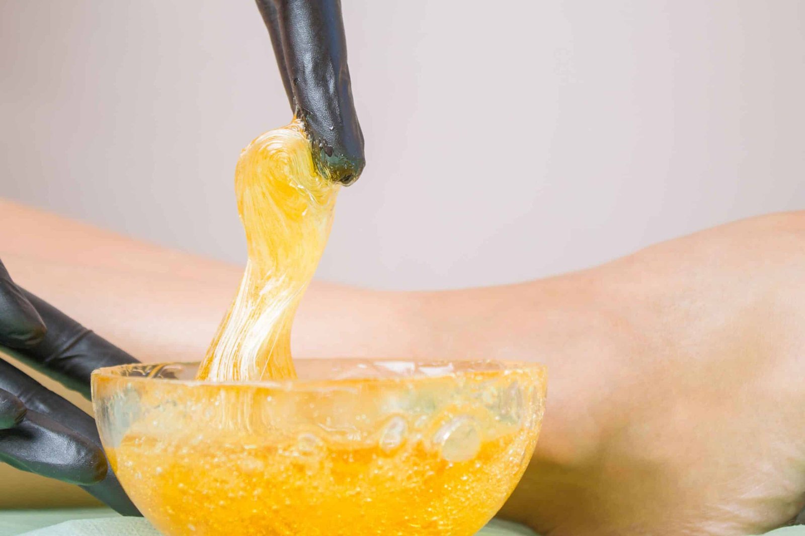 Smooth application of sugar wax